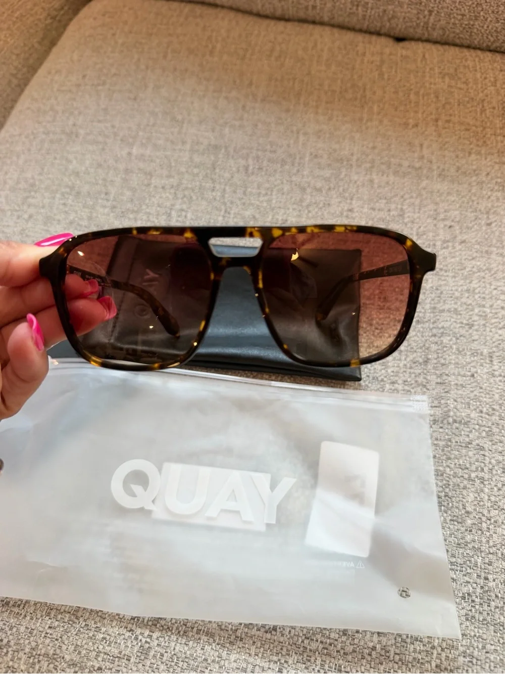 Quay On The Fly Shiny Yellow Tortoise Frame / Orange Lens Sunglasses NIB